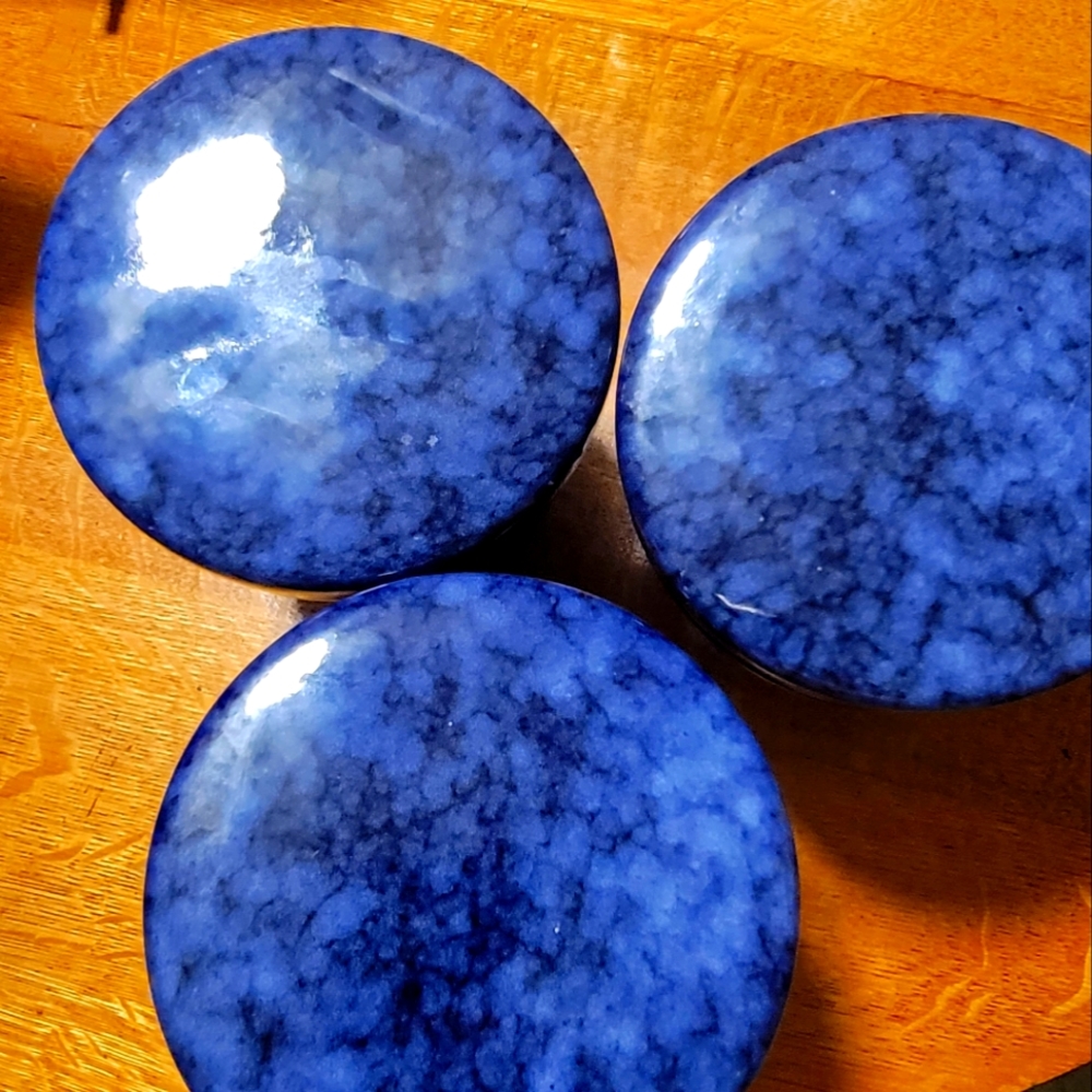 All'asta kitchen canisters in cobalt. Set of 3